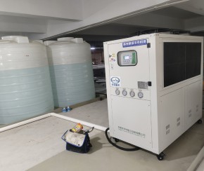 電鍍廠風(fēng)冷式冷水機安裝實例